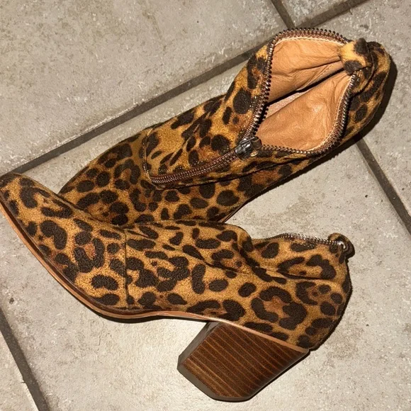 BEAST FASHION Leopard Print Ankle Booties - Picture 6 of 8
